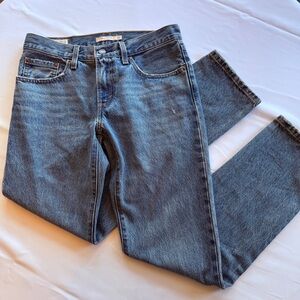 Levi’s Middy Straight Leg Jeans – Size 27